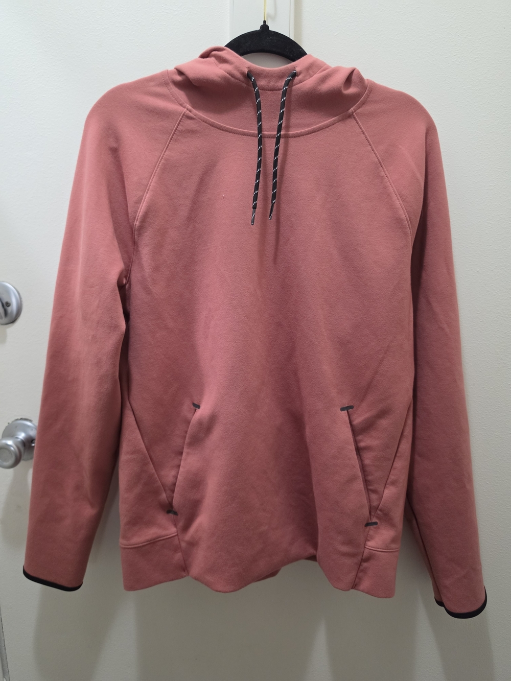 Old Navy Active Fleece Hoodie in Dusty Rose with Black Trim